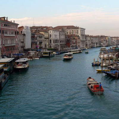 Learn italian in Venice on Boat